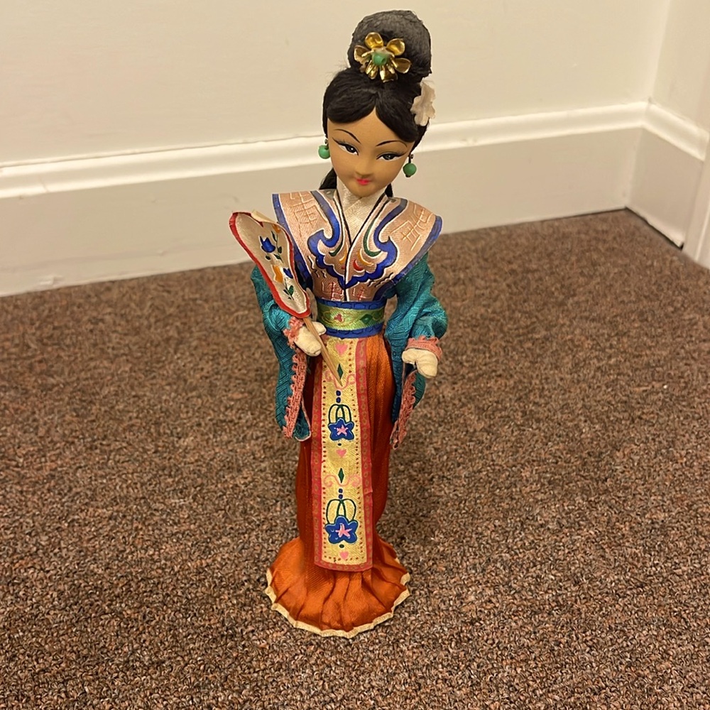 ☀️3/$15 Vintage Ceremonial Asian Geisha Figurine Collectible